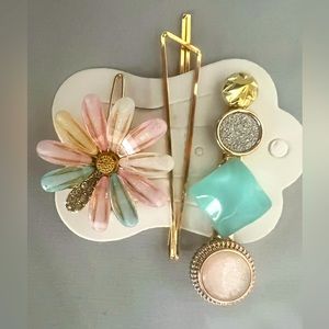New barrette sets, please see listing.